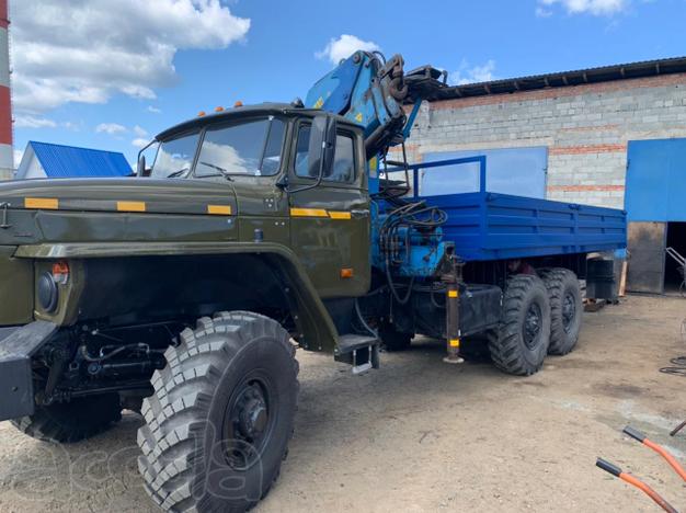 Бортовой Урал с КМУ ИМ-150